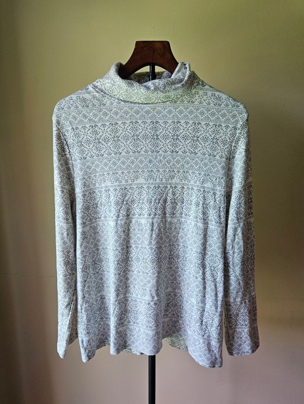 Karen Scott Cream and Gray Patterned Turtleneck Shirt Size XL
